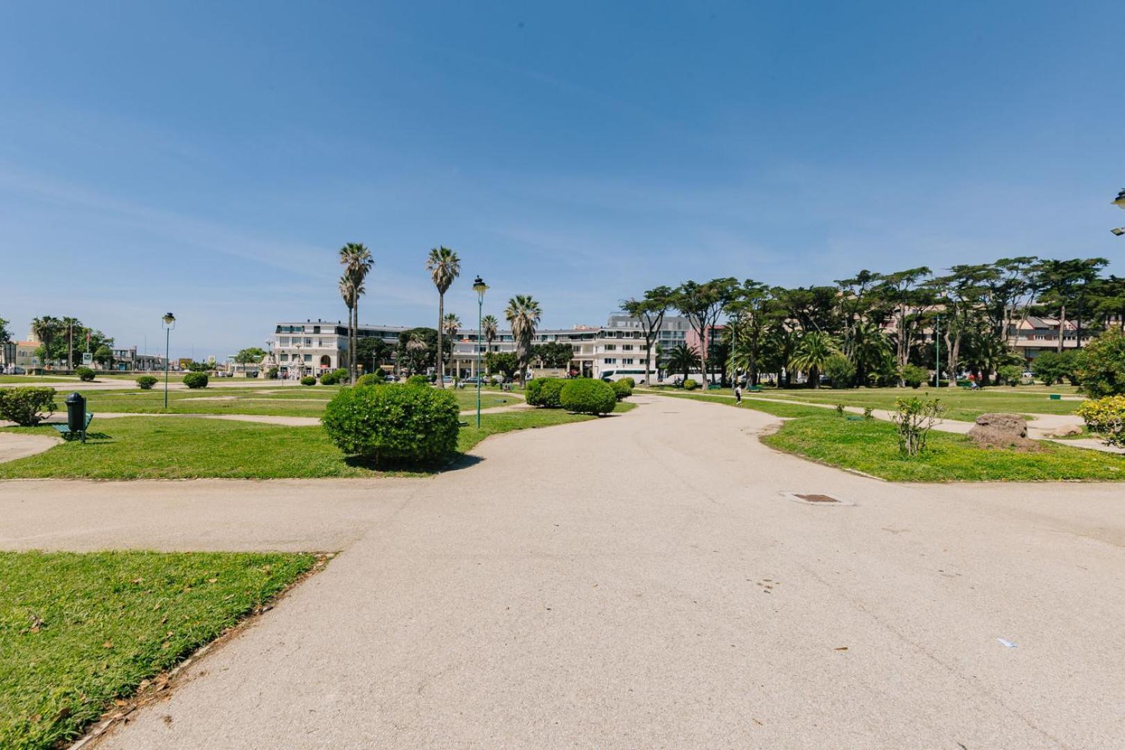 Rent4Rest Estoril Beachfront Apartments Экстерьер фото
